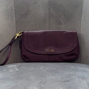 GUC Coach Burgandy Leather Wristlet
